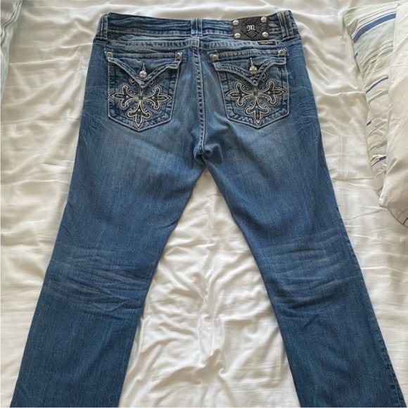 Authentic Y2K miss me jeans . They are super cute and trendy. - Picture 4 of 4